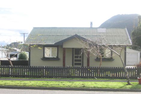 Photo of property in 44 George Street, Hikurangi, 0114