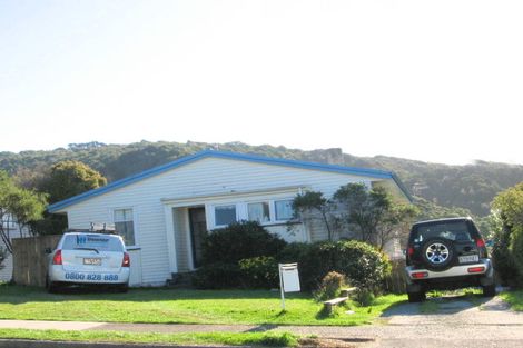 Photo of property in 11 Rangituhi Crescent, Takapuwahia, Porirua, 5022