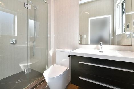 Photo of property in 33 Kaipuke Crescent, Gulf Harbour, Whangaparaoa, 0930