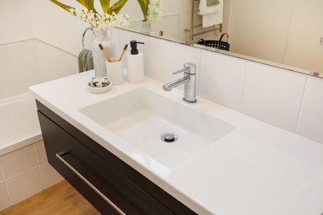 Photo of property in 16a Springdale Grove, Fitzherbert, Palmerston North, 4410