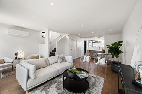 Photo of property in 96b Apu Crescent, Lyall Bay, Wellington, 6022