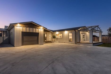 Photo of property in 37 Fairfield Road, Levin, 5510