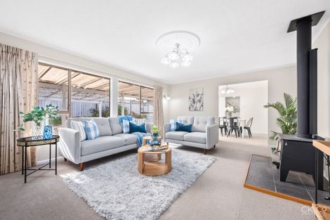 Photo of property in 17 King Charles Drive, Kingsley Heights, Upper Hutt, 5018