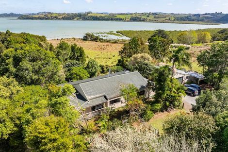 Photo of property in 368 Pahi Road, Pahi, Paparoa, 0571