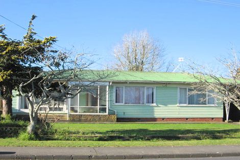 Photo of property in 10 Cameron Street, Papakura, 2110