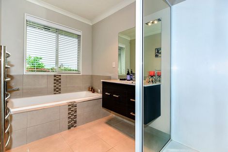 Photo of property in 4 Whitcombe Place, Darfield, 7571