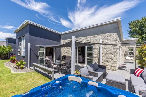 Photo of property in 20 Trusham Court, Paraparaumu, 5032