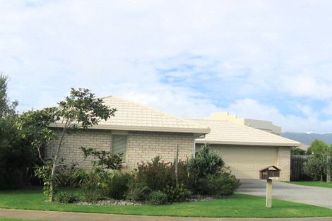 Photo of property in 1 Monterosso Place, Paraparaumu Beach, Paraparaumu, 5032