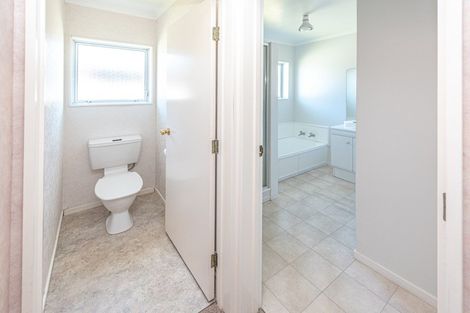 Photo of property in 34 Kakaho Drive, Tawhero, Whanganui, 4501