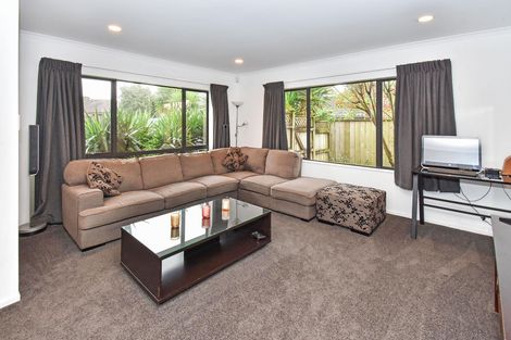 Photo of property in 53 Blackwood Drive, Wattle Downs, Auckland, 2103