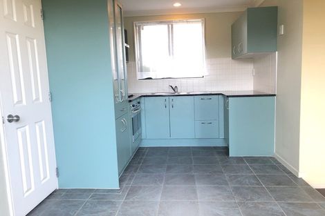 Photo of property in 2 Ballyward Close, East Tamaki, Auckland, 2013