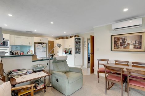 Photo of property in 42 Oxford Street, Tawa, Wellington, 5028