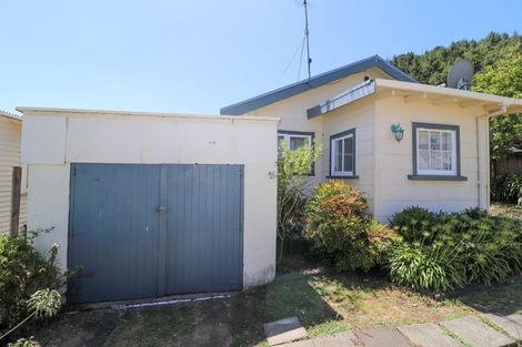 Photo of property in 105 Coromandel Street, Thames, 3500