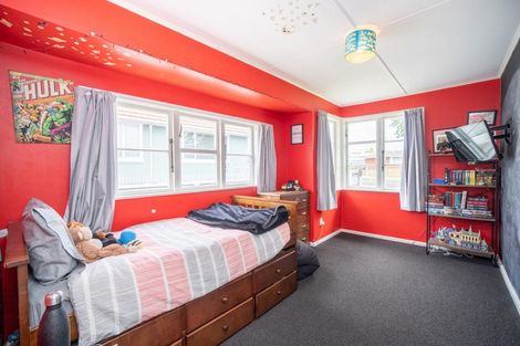 Photo of property in 6 Andrew Avenue, Roslyn, Palmerston North, 4414