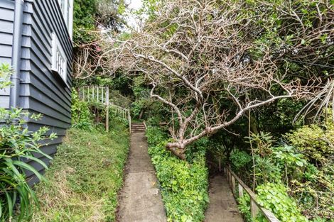 Photo of property in 43 Ngaio Road, Kelburn, Wellington, 6012
