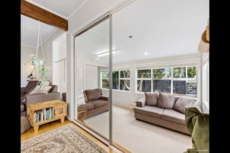 Photo of property in 37b Cobham Crescent, Kelston, Auckland, 0602