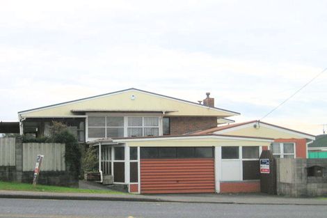 Photo of property in 195 Don Buck Road, Massey, Auckland, 0614