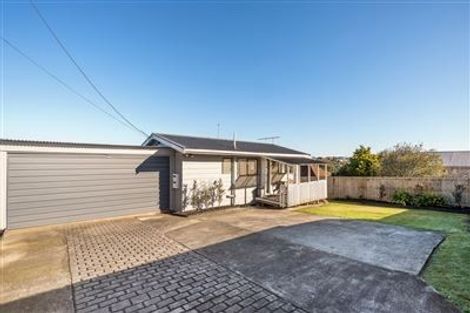 Photo of property in 1/18 Glenfield Road, Birkenhead, Auckland, 0626