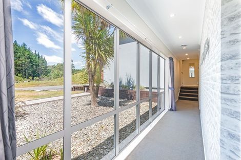 Photo of property in 37 County Heights Drive, Aokautere, Palmerston North, 4471