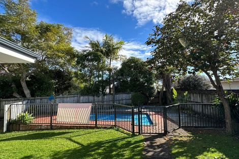 Photo of property in 89 Gossamer Drive, Pakuranga Heights, Auckland, 2010