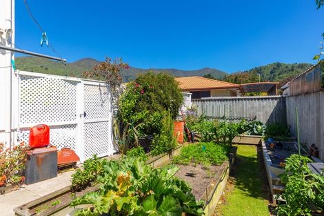 Photo of property in 12 Ranui Street, Waikawa, Picton, 7220