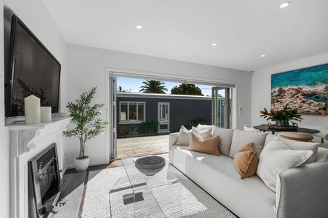 Photo of property in 1/14 Whitfield Street, Sumner, Christchurch, 8081