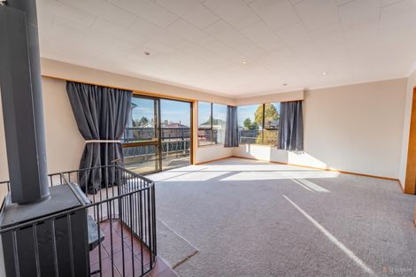 Photo of property in 12 Timaru Road, Waimate, 7924