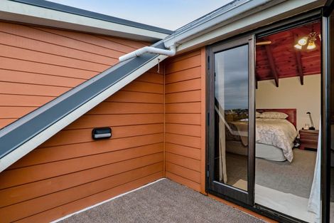 Photo of property in 52 Bayly Road, Blagdon, New Plymouth, 4310