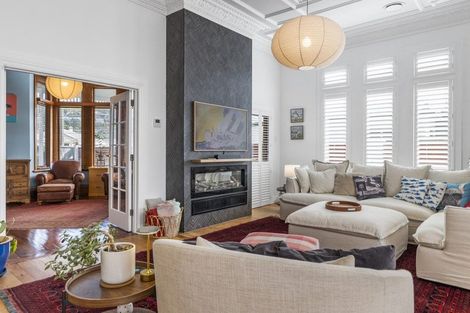 Photo of property in 127 Hargest Crescent, Saint Clair, Dunedin, 9012
