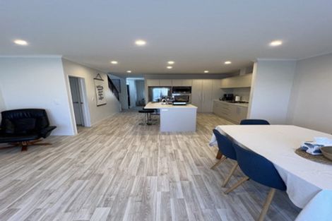 Photo of property in 98 Matairangi Avenue, Totara Heights, Auckland, 2105