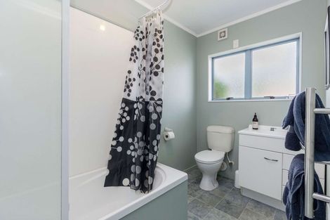 Photo of property in 2 Blumhardt Place, Avondale, Auckland, 1026