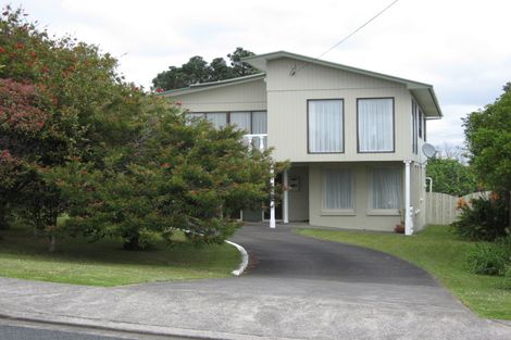 Photo of property in 1405 Whangaparaoa Road, Army Bay, Whangaparaoa, 0930