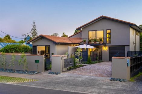 Photo of property in 8a Westbourne Road, Murrays Bay, Auckland, 0630