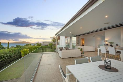 Photo of property in 12a Eastcliffe Road, Castor Bay, Auckland, 0620