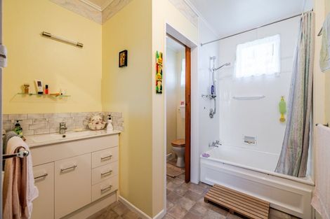 Photo of property in 17b Cambridge Street, Pahiatua, 4910