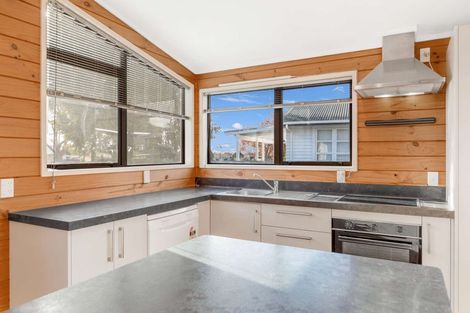 Photo of property in 4 Kebbell Avenue, Levin, 5510