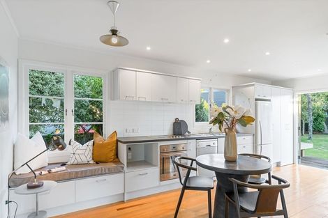 Photo of property in 18 Durham Street, Te Atatu Peninsula, Auckland, 0610