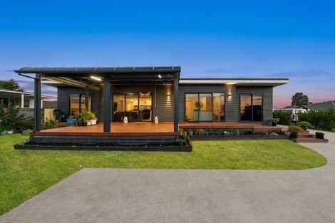 Photo of property in 92 Dominion Road, Papakura, 2110