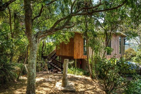 Photo of property in 4 Bella Vista Road, Omiha, Waiheke Island, 1081