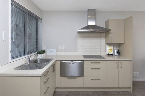 Photo of property in 2/2 Hamilton Avenue, Ilam, Christchurch, 8041