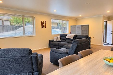 Photo of property in 25a Astley Avenue, New Lynn, Auckland, 0600
