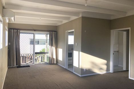Photo of property in 4/172 Beach Haven Road, Beach Haven, Auckland, 0626