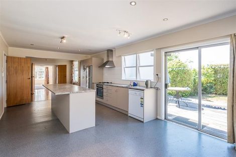 Photo of property in 2 Hinemoa Street, Paraparaumu, 5032