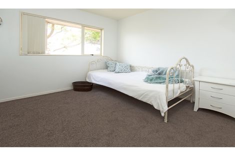 Photo of property in 3/39 Wade River Road, Stanmore Bay, Whangaparaoa, 0932