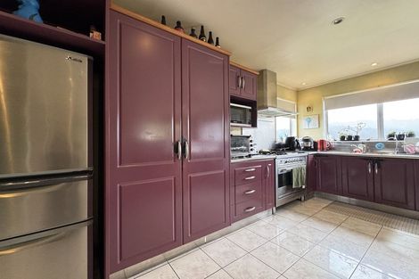 Photo of property in 129 Holborn Drive, Stokes Valley, Lower Hutt, 5019