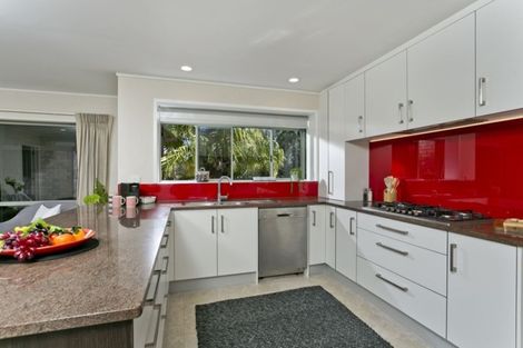 Photo of property in 24 St Lucia Place, Unsworth Heights, Auckland, 0632