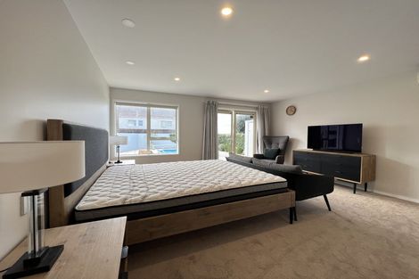 Photo of property in 2a Eastcliffe Road, Castor Bay, Auckland, 0620