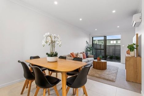 Photo of property in 5 Park Green Avenue, Rosehill, Papakura, 2113