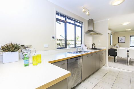 Photo of property in 29 Vinograd Drive, Te Atatu Peninsula, Auckland, 0610