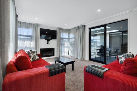 Photo of property in 8 Clinton Street, Fitzroy, New Plymouth, 4312